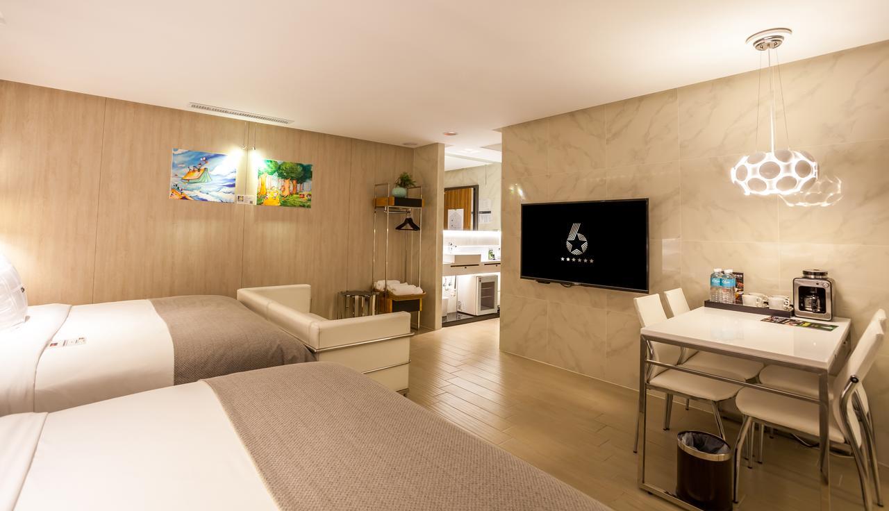Six Star Motel-Taoyuan Extérieur photo